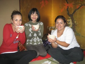 Experience Tea Ceremony and Walking at Nishiki Market.